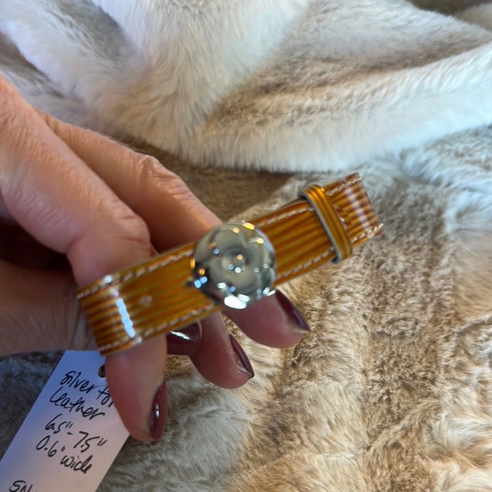 Authentic Louis Vuitton bracelet, leather and silver EUC - Picture 8 of 8